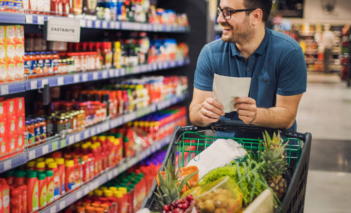 7 Smart Grocery Shopping Tips to Save Money in the UAE